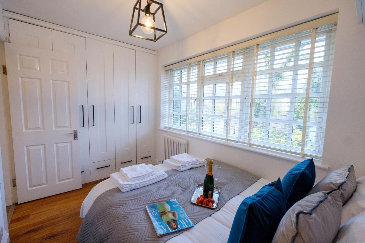 Riverwalk North Apartment